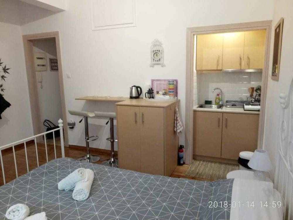 Modern, Ideally Located Studio Apartment Athen Eksteriør billede