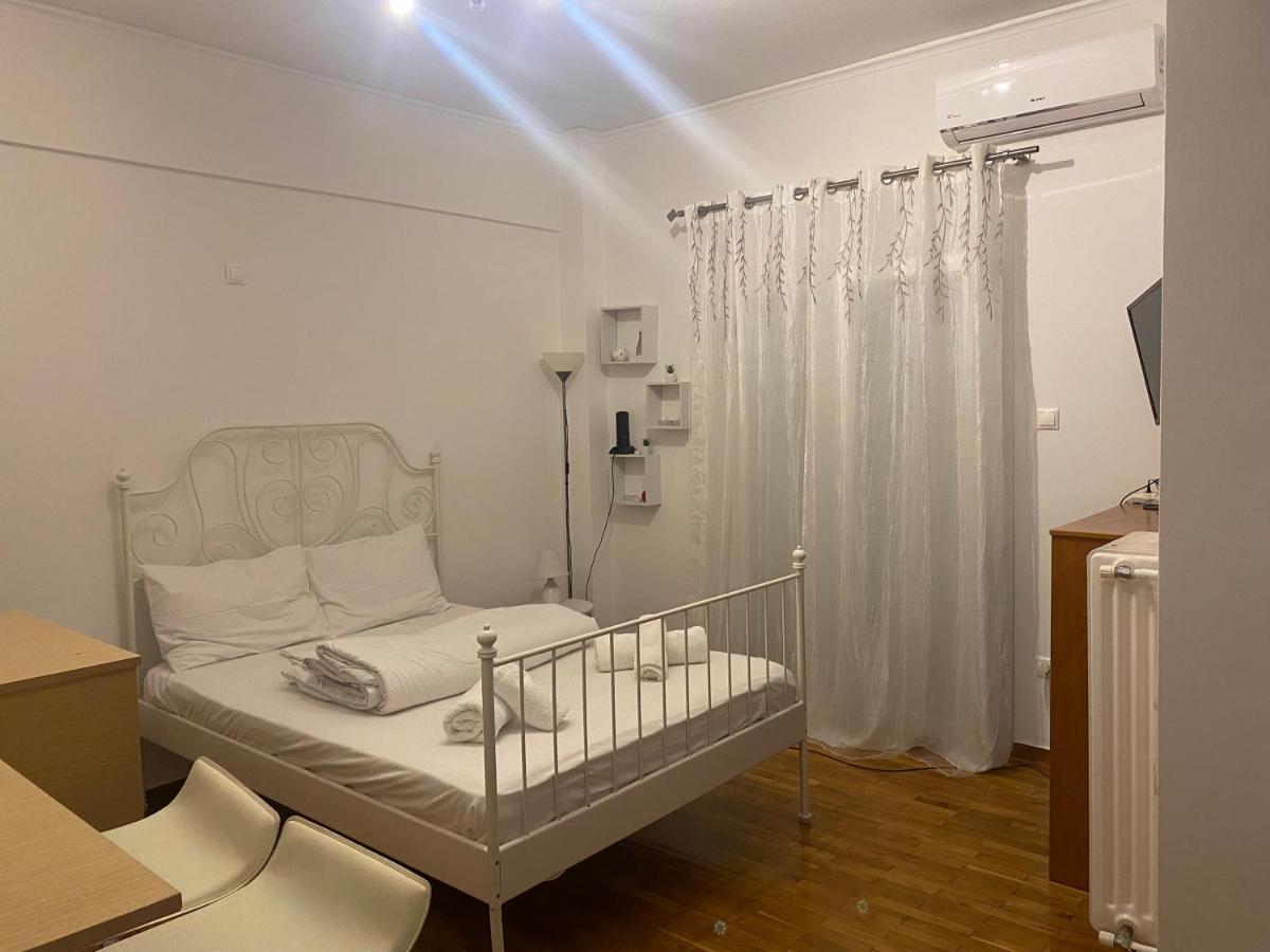 Modern, Ideally Located Studio Apartment Athen Eksteriør billede