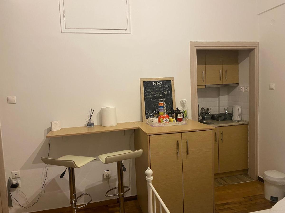 Modern, Ideally Located Studio Apartment Athen Eksteriør billede